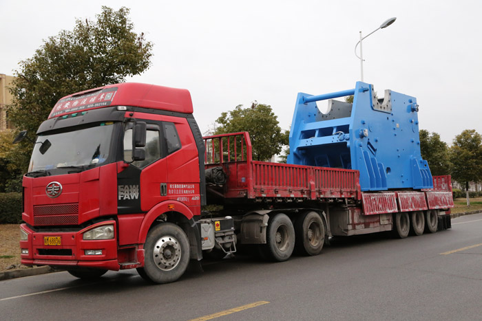 益达注册1500T/H大型鄂式破碎机出厂交付