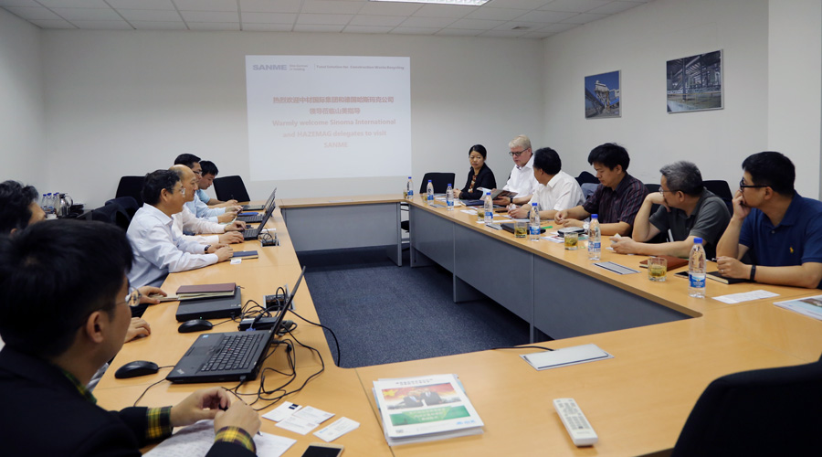 德国哈兹马克公司及天津水泥设计院相关领导莅临益达注册股份参观交流