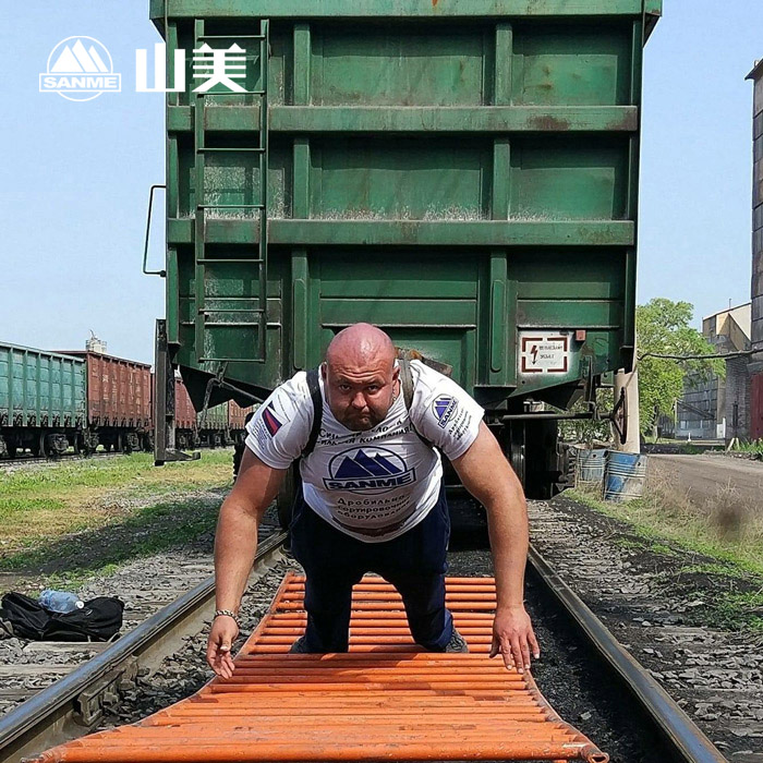 益达注册破碎机力量代言人-欧洲大力士伊万.萨夫金