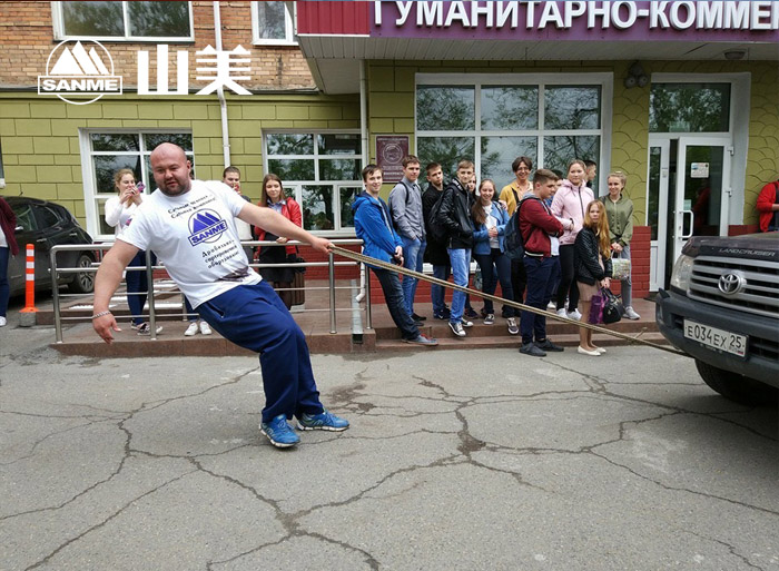 益达注册破碎机力量代言人-欧洲大力士伊万.萨夫金