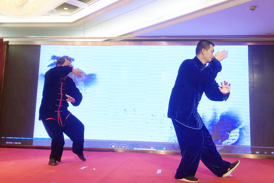 赢战猪年、共创辉煌--益达注册股份隆重举行2018年度表彰大会暨2019迎新年会