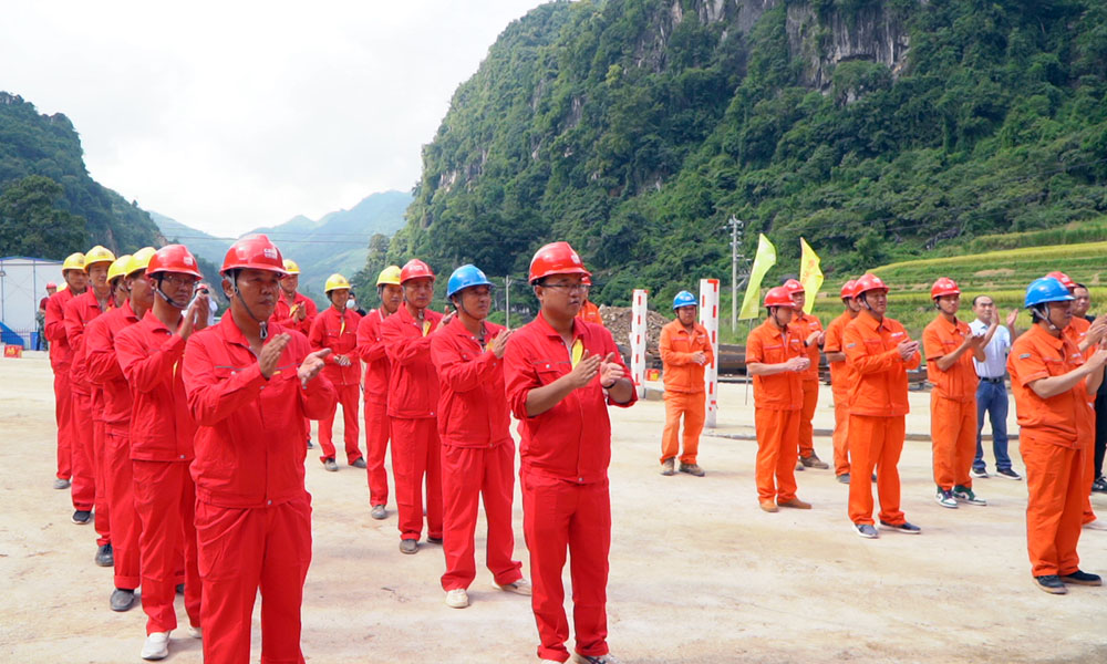 【制砂楼投产】益达注册股份精品制砂楼助力葛洲坝集团田西高速公路项目顺利进行