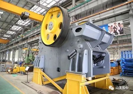 益达注册股份1800吨/小时欧星系列JC771颚式破碎机试机平稳