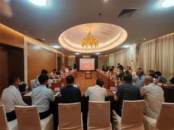 董事长谢文参加中环协建筑垃圾管理与资源化工作委员会第三届主任委员会第二次会议